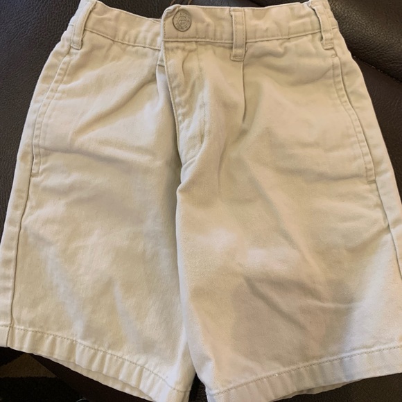 Bundle of 3 boys size 5 shorts. Good condition. No tares, rips or stains. - Picture 7 of 7